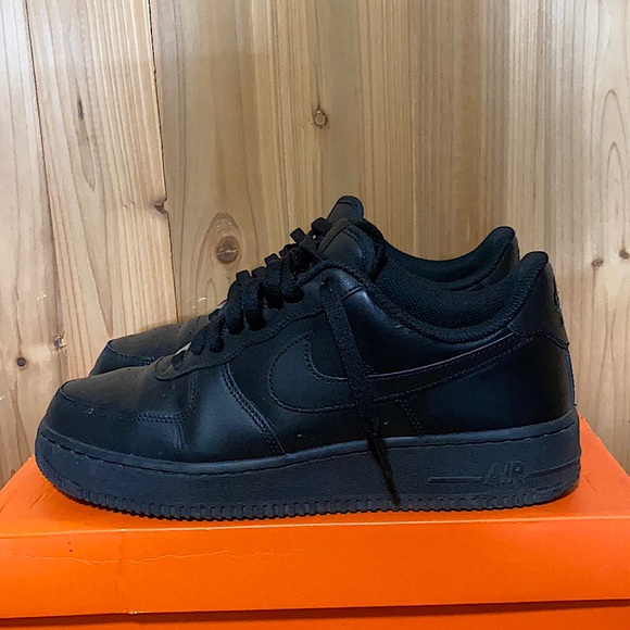 Nike Air Force 1 Triple Black - Picture 3 of 9